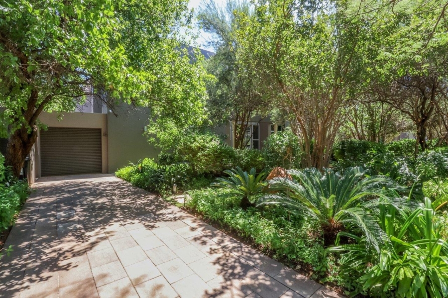 6 Bedroom Property for Sale in The Islands Estates North West